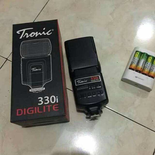 FLASH EXTERNAL TRONIC 330i