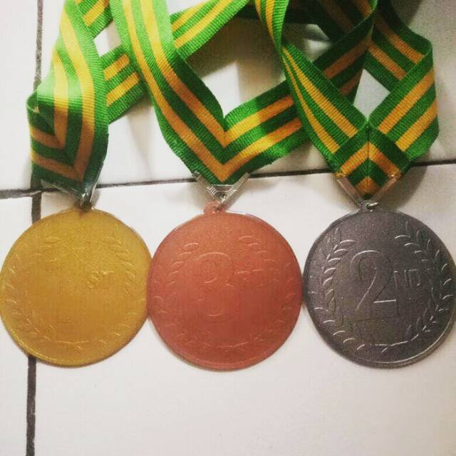 

Mendali kuningan etching custon