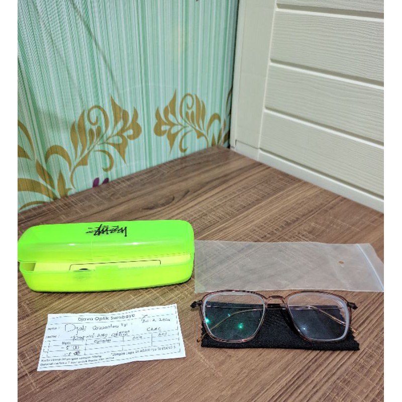 Kacamata Tomford Minus 5