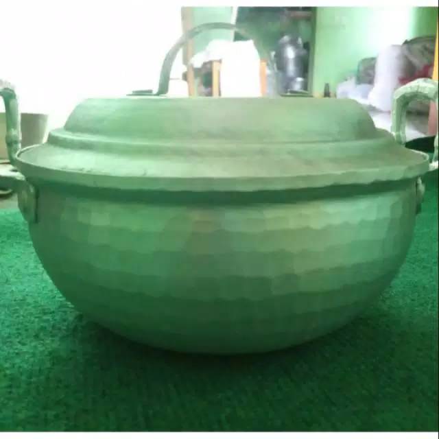 Cuwo atau panci sayur dengan ukuran 20 cm