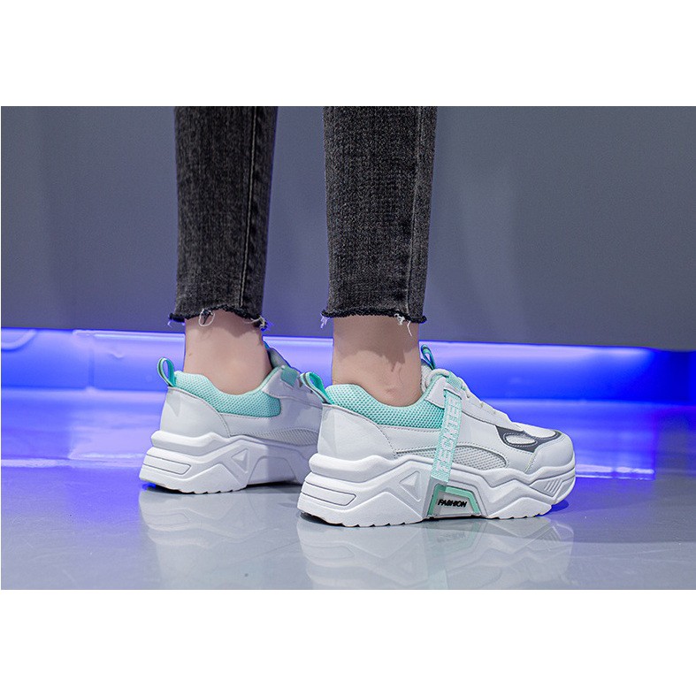 Sepatu sneakers wanita PREMIUM IMPORT dengan NEON LED nyala di waktu gelap 221