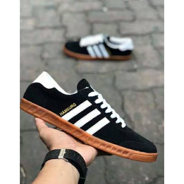 Sepatu Adidas hambrug