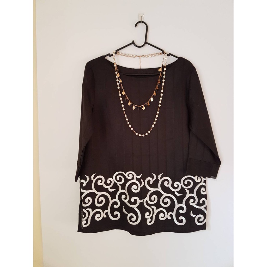 Atasan Wanita Hitam Bordir Putih