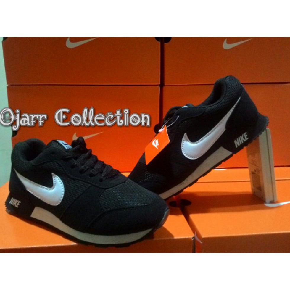 SALE SEPATU CASUAL SPORT NIKE WAFFLE TRAINER / MD RUNNER HITAM PUTIH CEWEK COWOK PRIA WANITA MURAH
