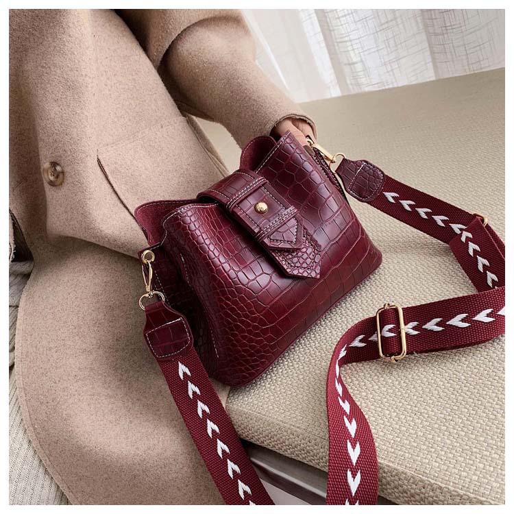 CR 7092 RISCE TAS SELEMPANG KULIT IMPORT WANITA CEWEK PEREMPUAN JAKARTA BATAM TALI MOTIF