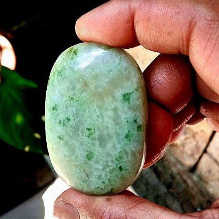 batu giok sungai dareh kristal