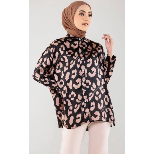 Benang Jarum Leon Shirt Black