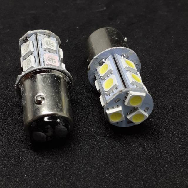 Lampu rem kedip kedip motor mobil