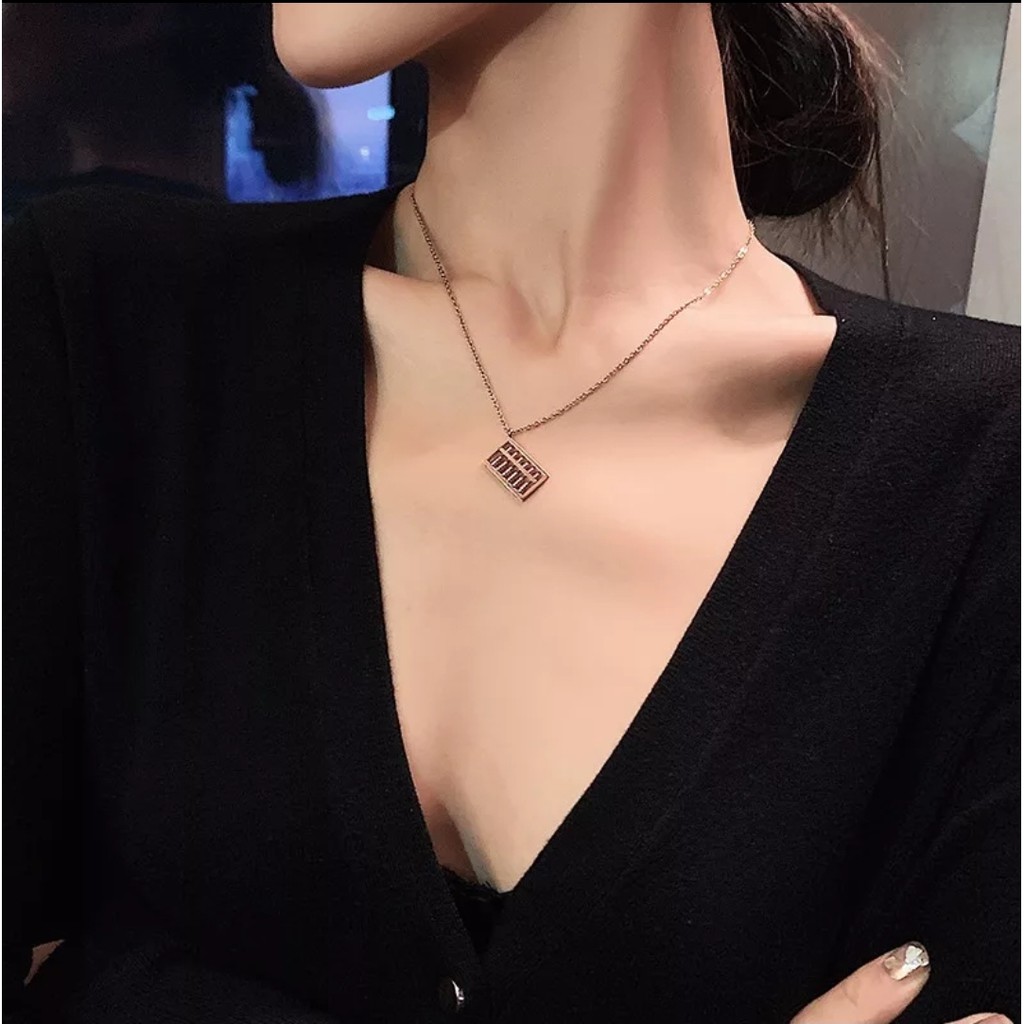 Kalung Titanium Unik Liontin Sempoa Lucky Untuk Wanita dan Pria Warna Rosegold