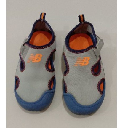 Preloved New Balance Sepatu Sandal Anak Laki-laki