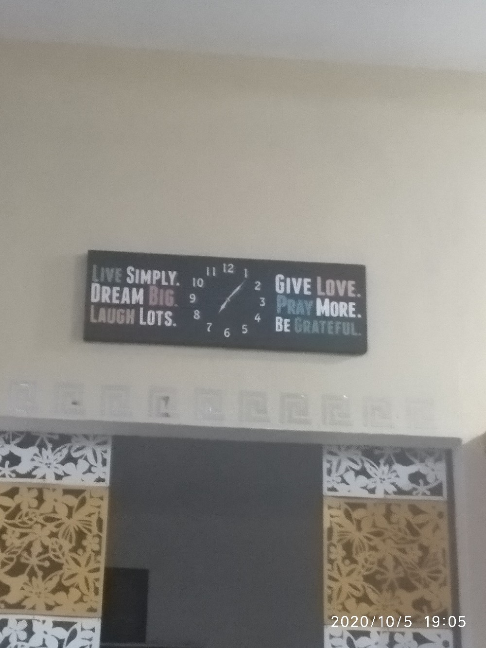 Jam Dinding Dekoratif 90x30 Live Simply