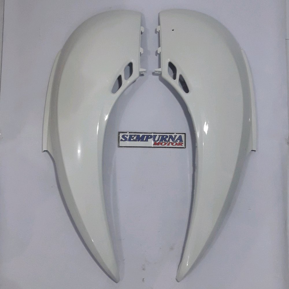 COVER BODY BELAKANG SCOOPY KARBU LAMA WARNA PUTIH