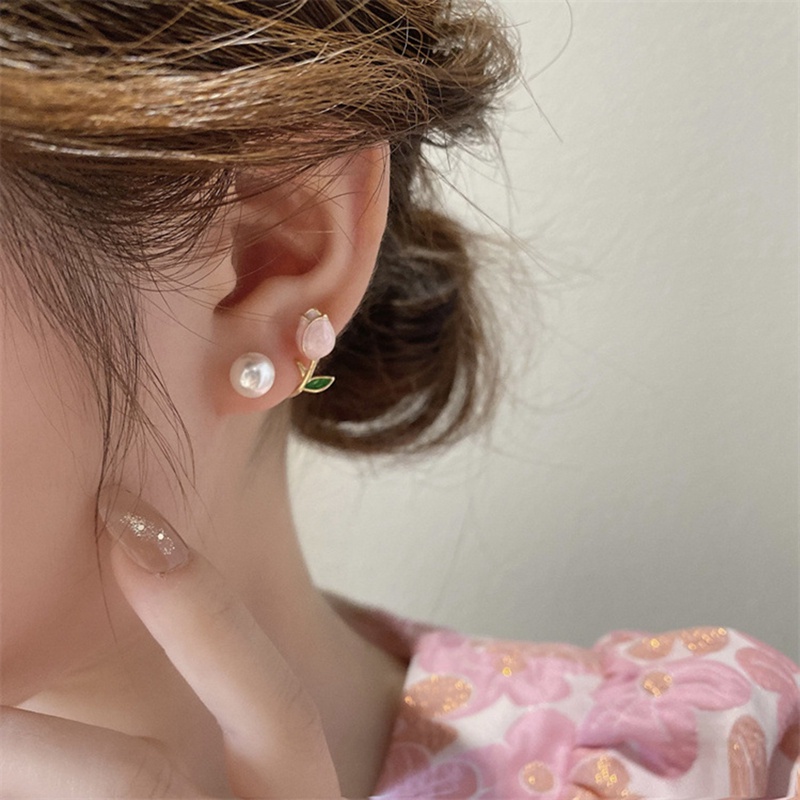 Anting Stud Desain Bunga Tulip Aksen Mutiara Gaya Perancis Untuk Wanita