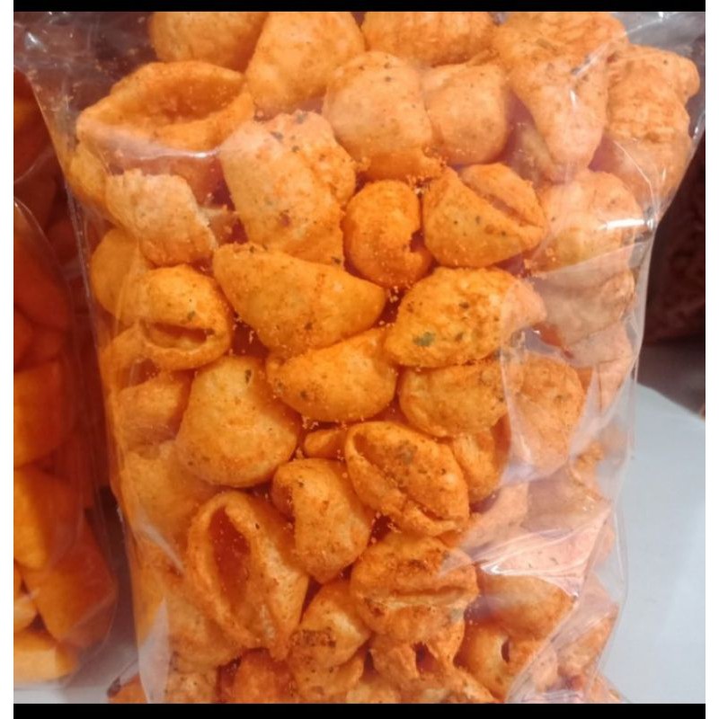 

cemilan krupuk keong pedas
