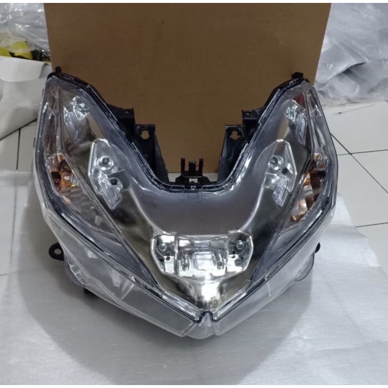 REFLEKTOR / HEADLAMP HONDA VARIO TECHNO 125 / 150 PLUS LED MERK WIN