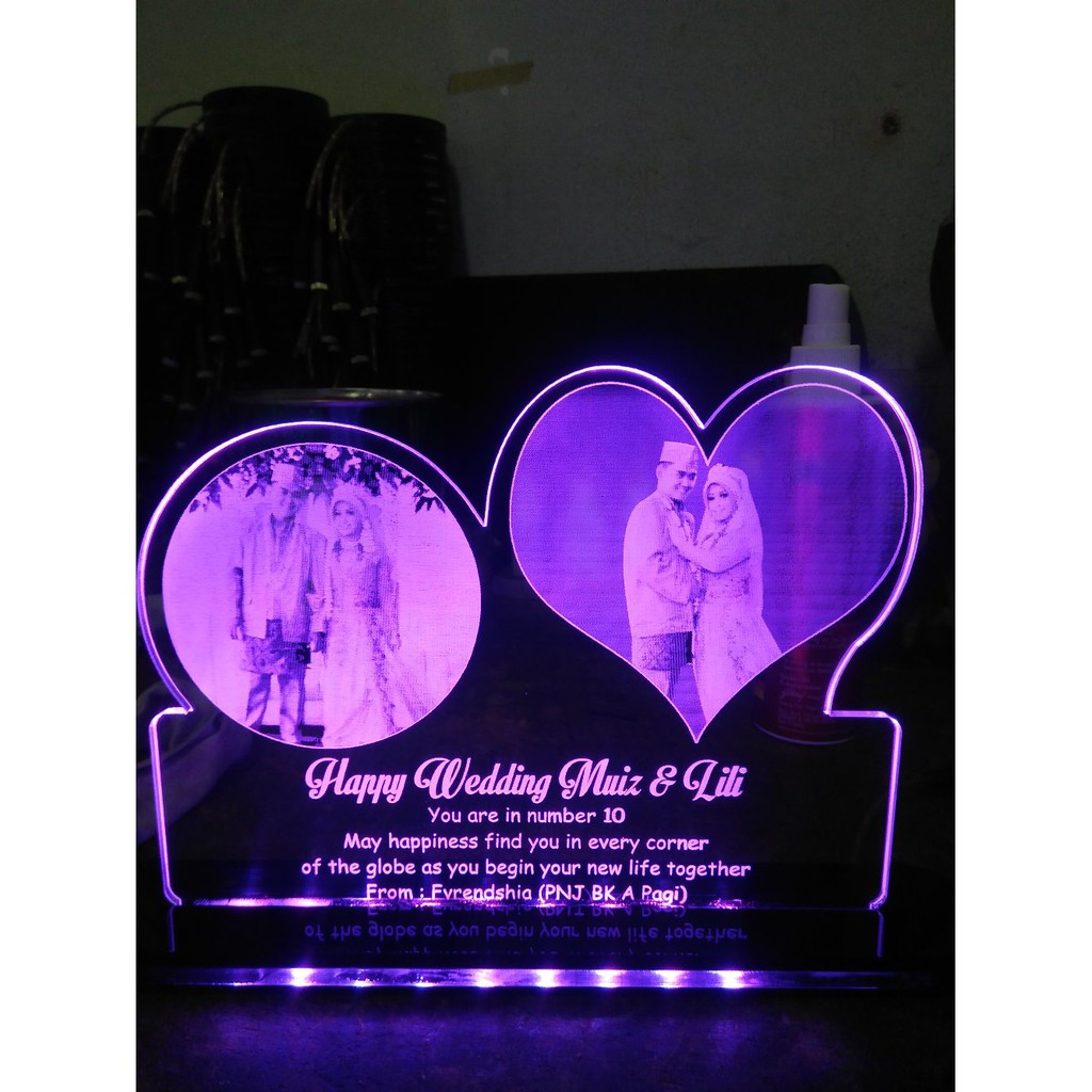 Kado Unik Ukir Foto Wajah Anime Kartun Siluet Grafir Dari Kayu