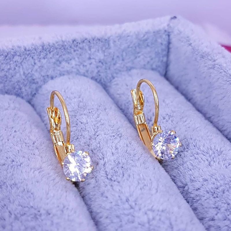 bisa cod:Anting titanium,tidak luntur,bisa dipake mandi dan sehari hari