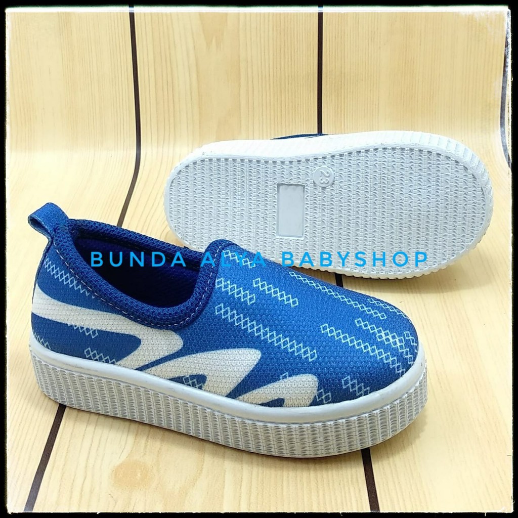 Sepatu Anak Laki Laki Usia 6 7 Tahun Size 34 - 35 BIRU - Sepatu Anak Cowok Balita Slip On Alas Karet Anti Licin