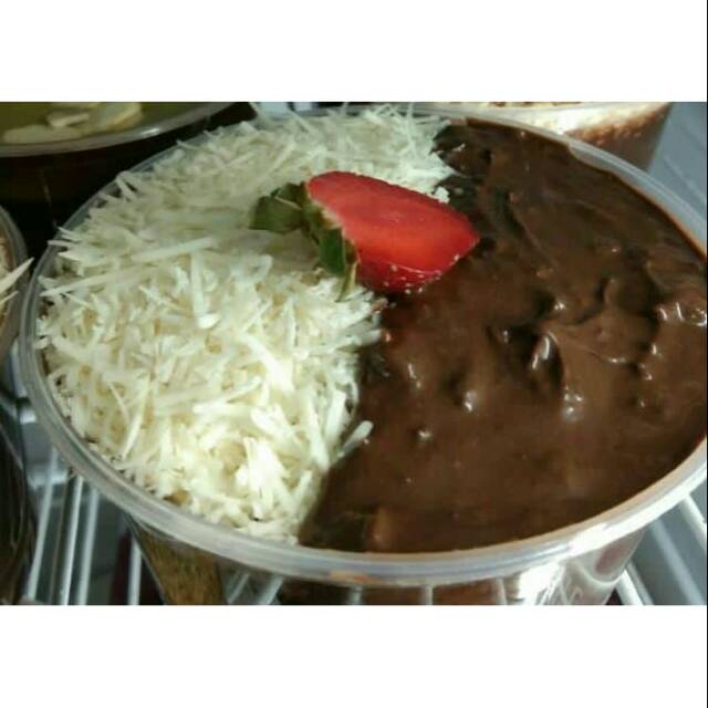 

CAKE LUMER KEJU PARUT + HAZELNUT 300ML (CUP)