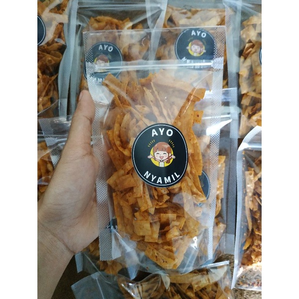

KERIPIK PANGSIT PEDAS / KERIPIK BAWANG / CEMMILAN PEDAS VIRAL / KEMASAN 100GR