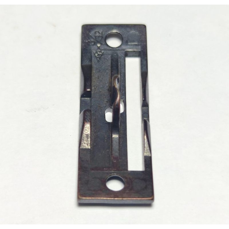 Plat
Mesin Jahit Tungku 820