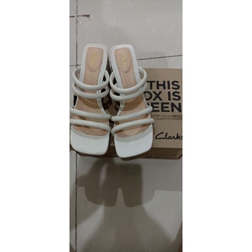 preloved like new sepatu wanita merk clarks original uk 35