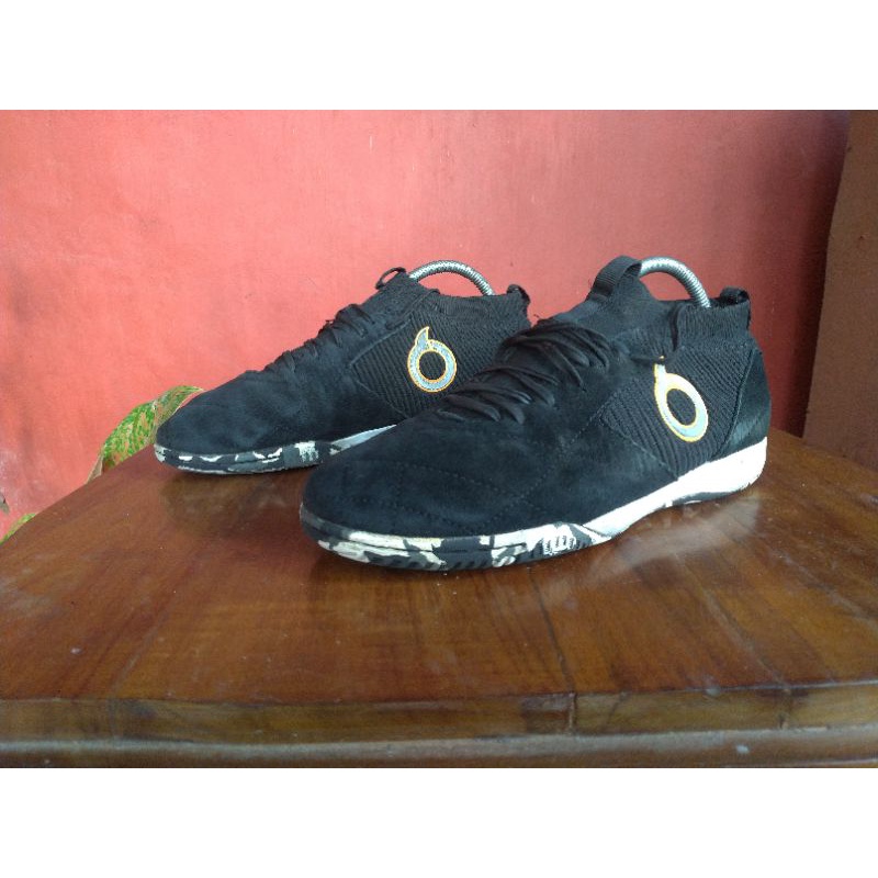 sepatu futsal ortus ortus jogosala invicta second preloved