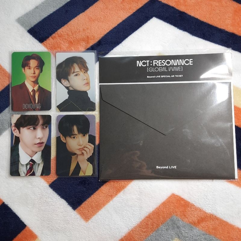photocard pc doyoung nct loveholic suhum stamp ar resonance