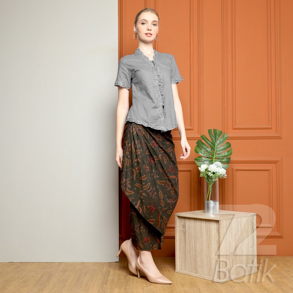 ROK BATIK SPAN Skirt Lilit Kebaya Instan Modern Wanita Motif Kembang Hijau Tua Hitam 725256 Cap 72 - Rok Batik Lilit Bawahan Skirt Kamen Kebaya Songket Batik Panjang Plisket Span Instan Jadi Bali Lembaran Premium Modern Untuk Wanita Kondangan