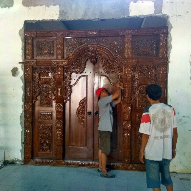 pintu rumah / kusen ukir / Gebyok pintu / jendela ukir gebyok