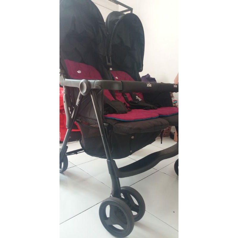 Preloved twin stroller- Joie Aire