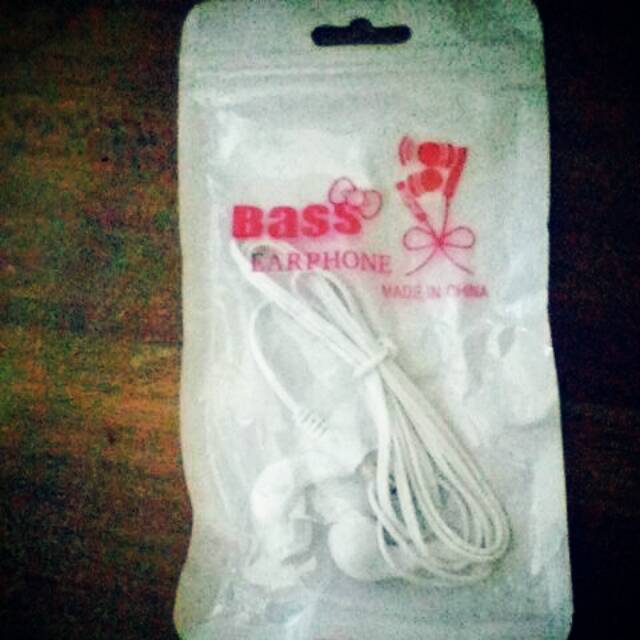 Earphone bass