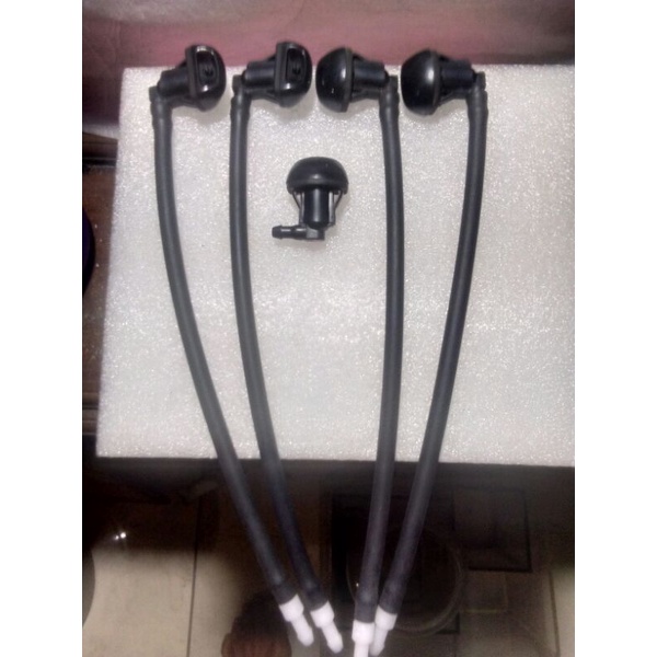 Nozzle air wiper dan selang belakang avanza veloz original