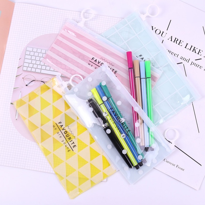 

TULIS-ALAT- TP0020 TEMPAT PENSIL FAVORITE / TEMPAT KOSMETIK - SEGITIGA -ALAT-TULIS.