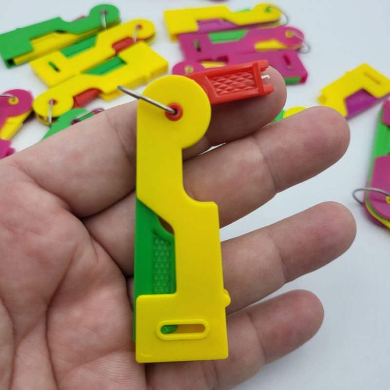 ALAT BANTU MASUK BENANG / ALAT BUTA/ MATA NENEK PLASTIK SERBAGUNA PER PIECE