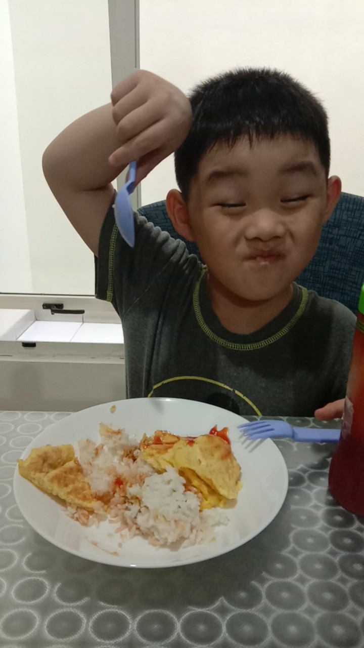 Sendok Makan Kalau Patah Ganti Baru - Spoon And Fork Twin Tulipware