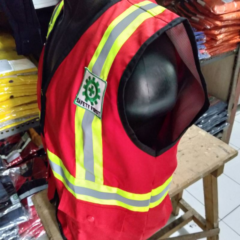 ROMPI SAFETY MERAH HSE BAHAN KAIN DRILL SCOTLIGHT HIJAU 5CM FREE LOGO K3 BENDERA