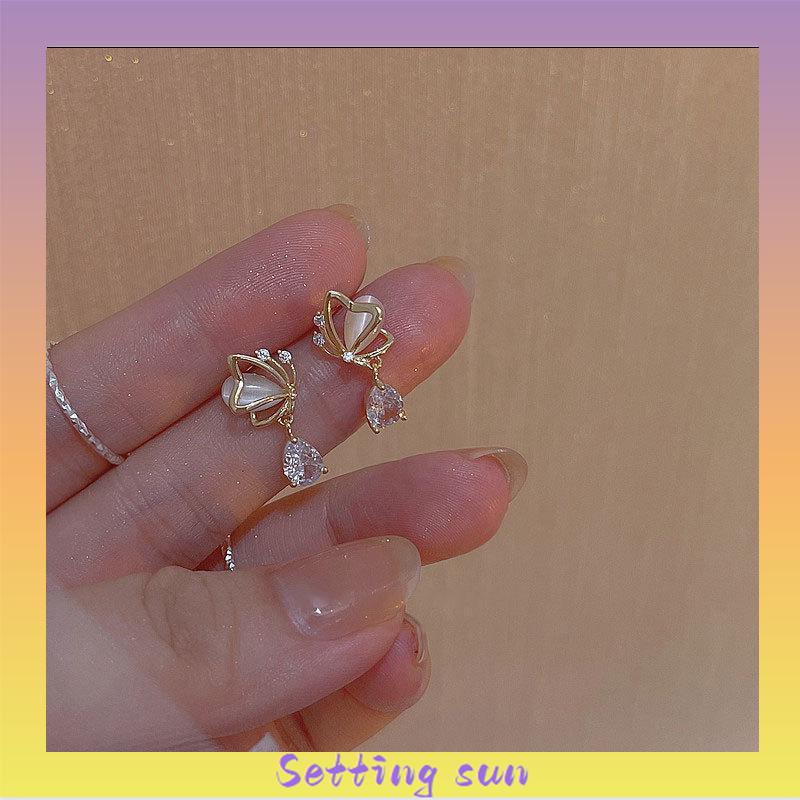 Opal Butterfly Love Water Drop Zircon Earrings Desain Niche Wanita Anting Temperamen Kelas Atas TN