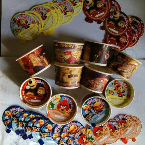 Cup Ice cream kertas plus tutup dan sendok kayu