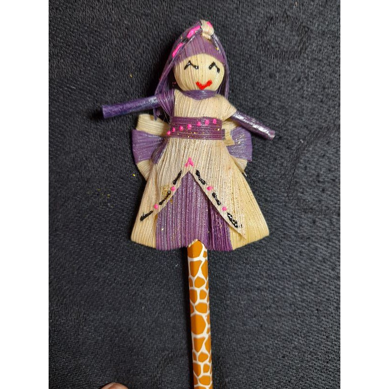 

pensil tulis boneka kerajinan tangan