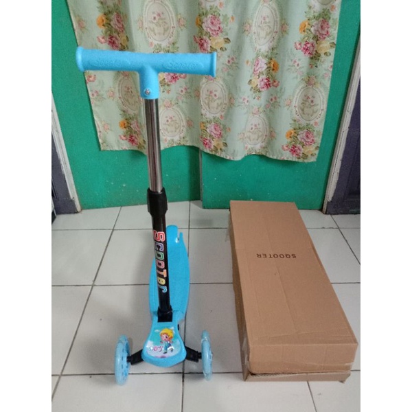 Scooter anak roda 3 Kickboard Scooter Scooter ban nyala Skuter Anak Otoped Lampu roda 3 Skuter Anak LED