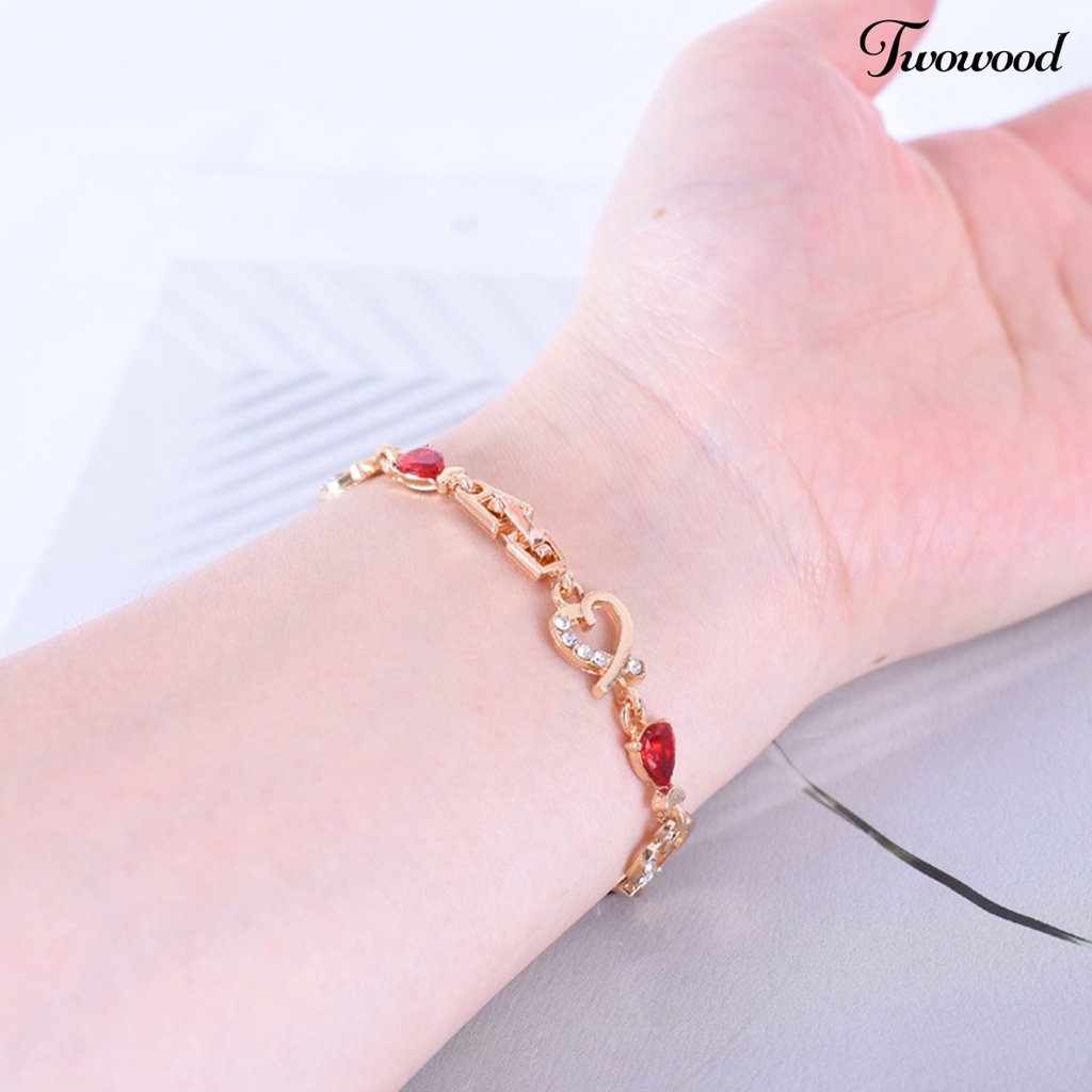 Gelang Rantai Desain Hati Hollow Bahan Alloy Aksen Berlian Imitasi Warna Merah Untuk Wanita