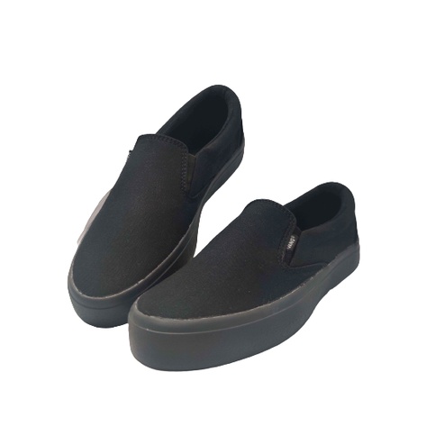 SEPATU SLIP ON  PRIA DAN WANITA 018 HITAM HITAM.SEPATU HITAM POLOS.SEPATU KERJA.SEPATU SANTAI.SEPATU PRIA DAN WANITA.SEPATU SNEAKERS SLIP ON.SEPATU SLIP ON