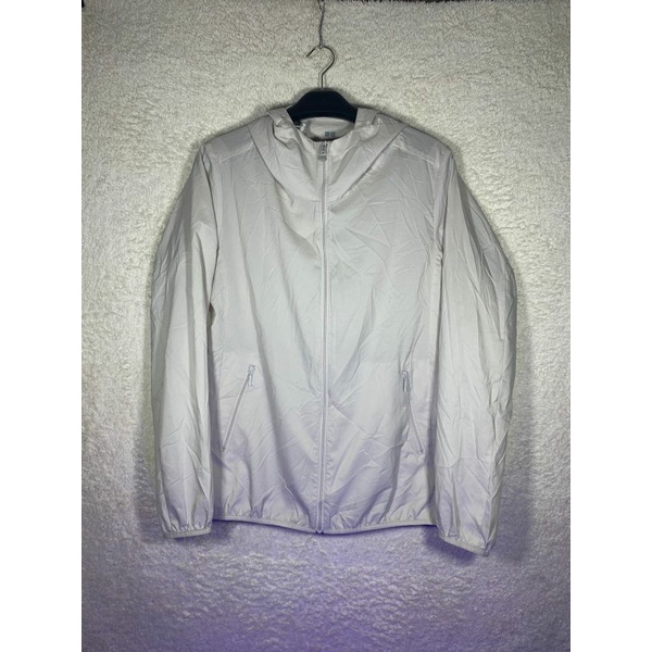 Jaket running second branded Uniqlo
