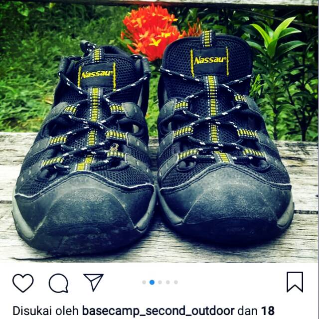 Sepatu sandal Nassau
