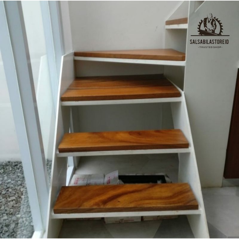Trap anak tangga/papan anak tangga sudah finishing