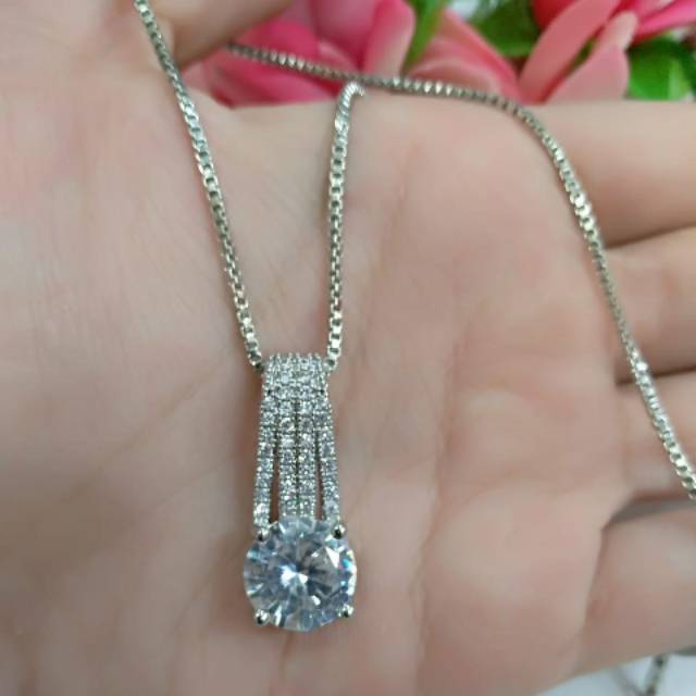Kalung berlian