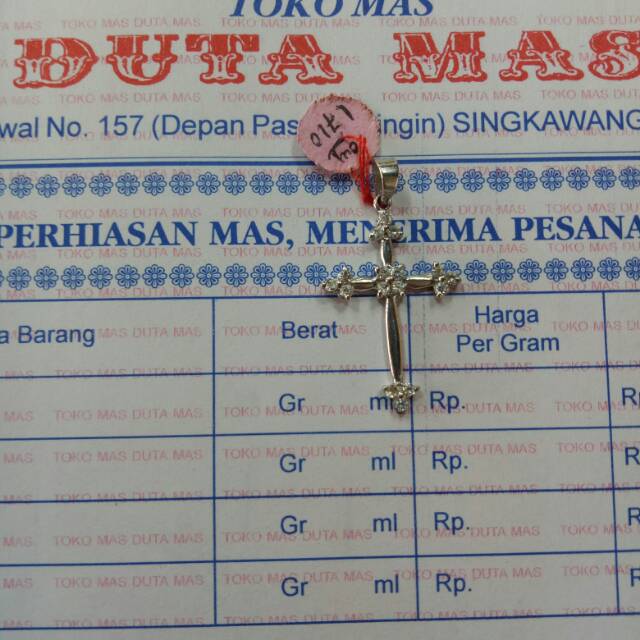 Liontin salib emas kadar 750