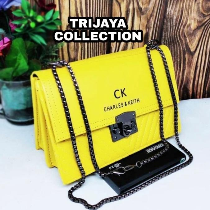 TAS SELEMPANG WANITA CK BORDIR V TALI HITAM