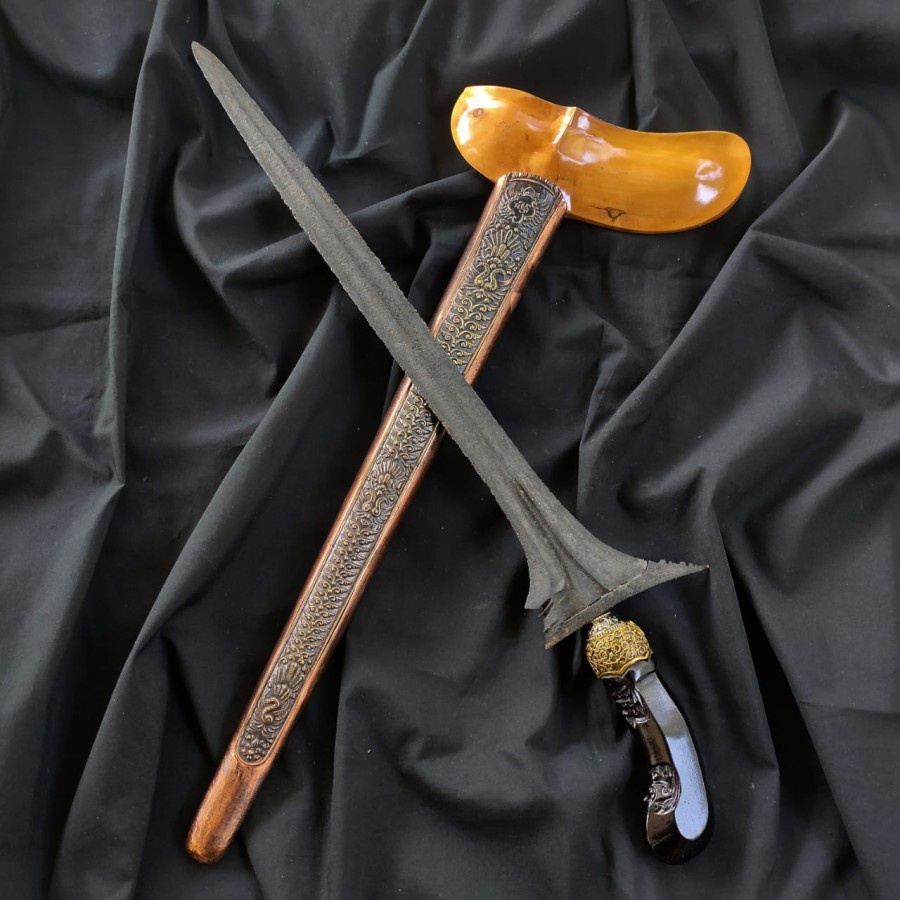 Keris Pusaka Pasopati Pamor Keleng Tangguh Mataram Sepuh